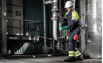 8 ways to improve your protective workwear’s chemical splash repellency