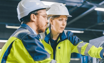 What does a safety manager do?